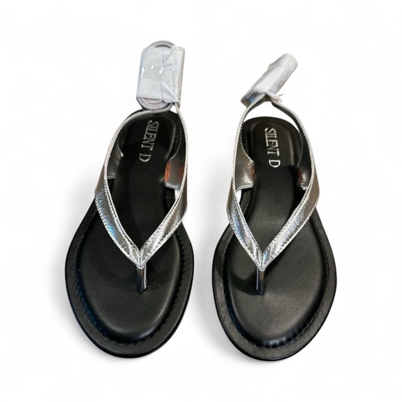 Silent D Tie Up Thong Sandals Size 38 Silver Flat Black Sole Cushioned New - Picture 3 of 12